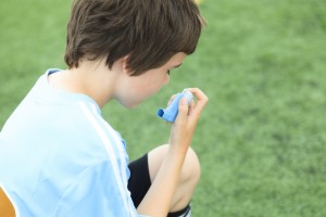 Exercícios físicos são fortes aliados contra a asma, diz estudo